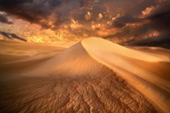 "Das Gedächtnis der goldenen Dünen" - Foto: Christian Klepp 
Nambung-Dünen, Australien - Gewitter im Sonnenuntergang 
